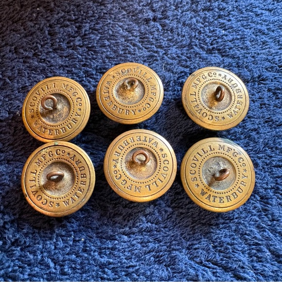 6 Matching 1870-1920 WWI US Army Eagle Brass Buttons Scovill Mfg. Co. Waterbury - Picture 3 of 5